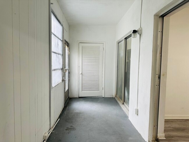 Building Photo - 3402 Cynthia Ln