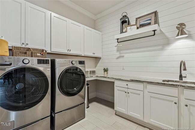 Building Photo - 2098 Amalfi Pl