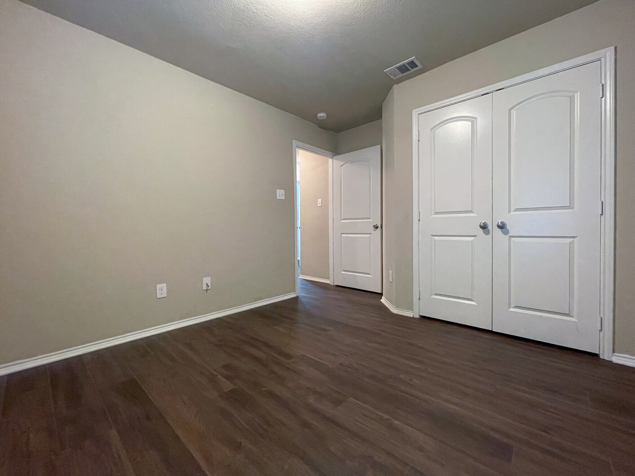 Building Photo - 10304 Walley Way