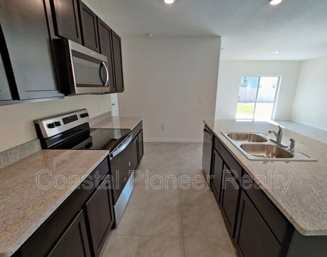 Building Photo - 34260 Jasper Stone Dr