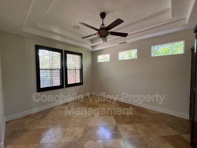 Building Photo - 135 Tesori Dr