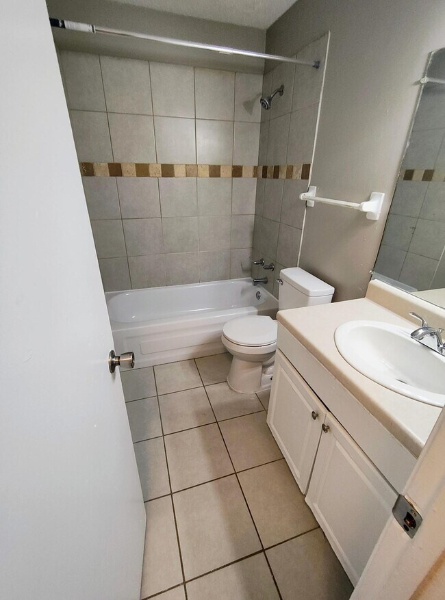 Building Photo - 3394 Bestway Dr