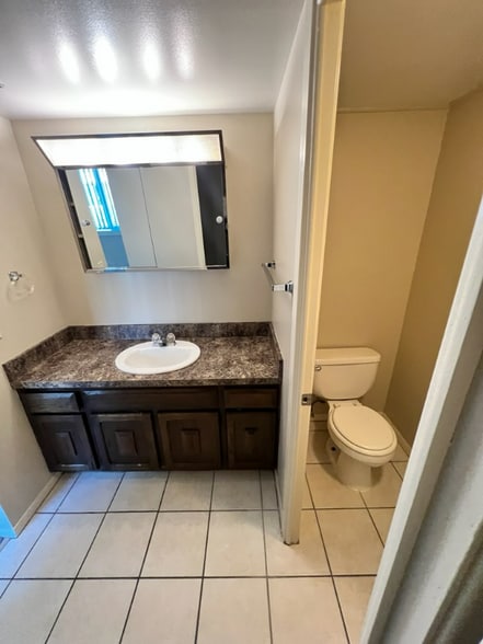 Building Photo - 4401 S 27th St