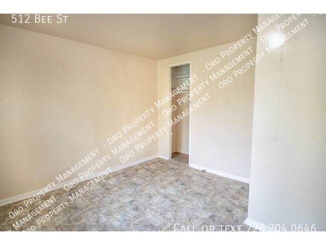 Building Photo - 512 Bee St