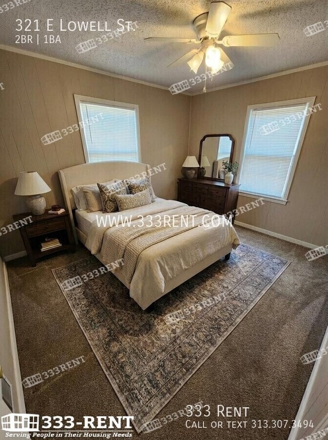 Building Photo - 321 E Lowell St