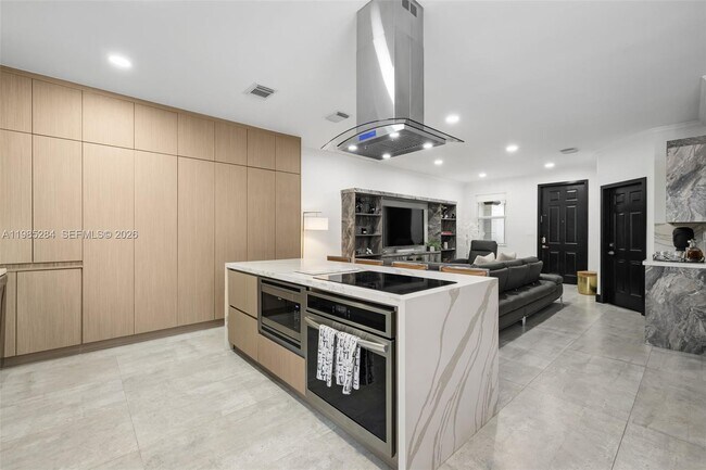 Building Photo - 7852 NW 116 Pl