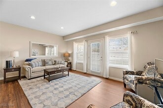 Building Photo - 558 Colony Park Dr