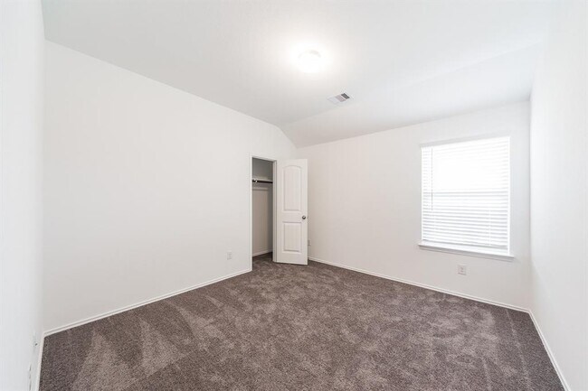 Building Photo - 26047 Steele Flower Dr
