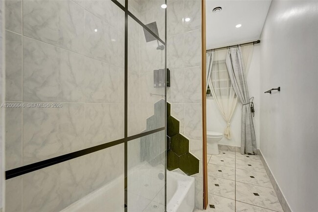 Building Photo - 18600 NE 7th Ct