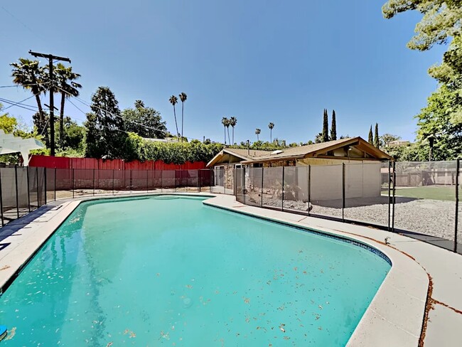 Building Photo - 22239 Flanco Rd