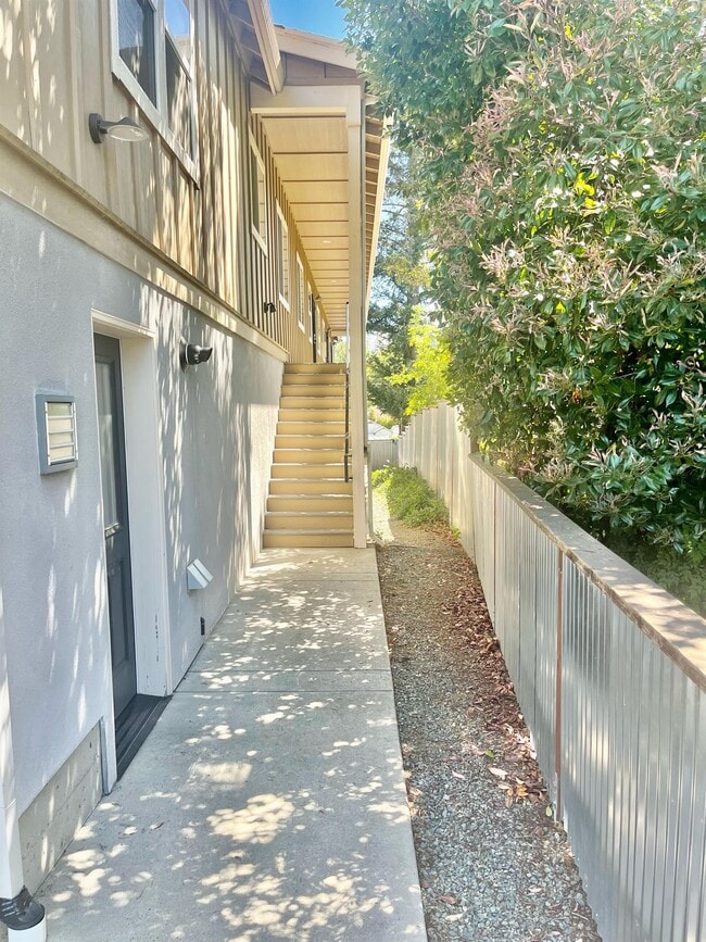 Building Photo - 500 Granite Hill Ct