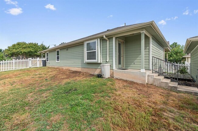 Building Photo - 825 Heritage Springs Trail