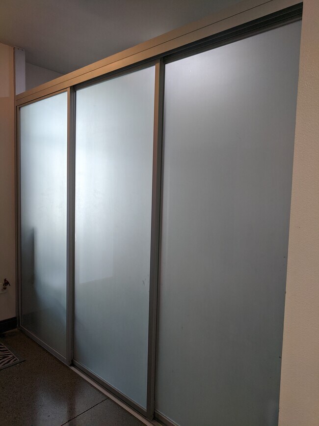 Guest bed sliding wall - 435 W Center Street Promenade St