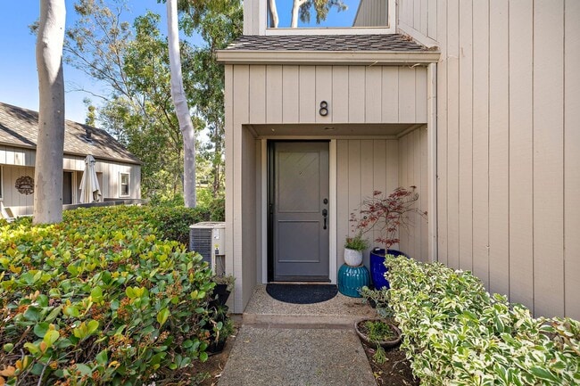 Building Photo - Charming Townhome in Turtle Rock