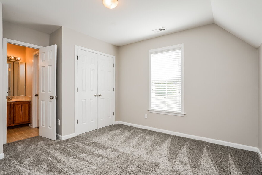 Building Photo - 229 Haywood Ln