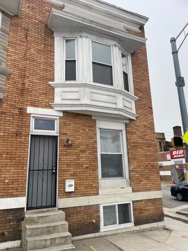 Building Photo - 2133 W Mulberry St