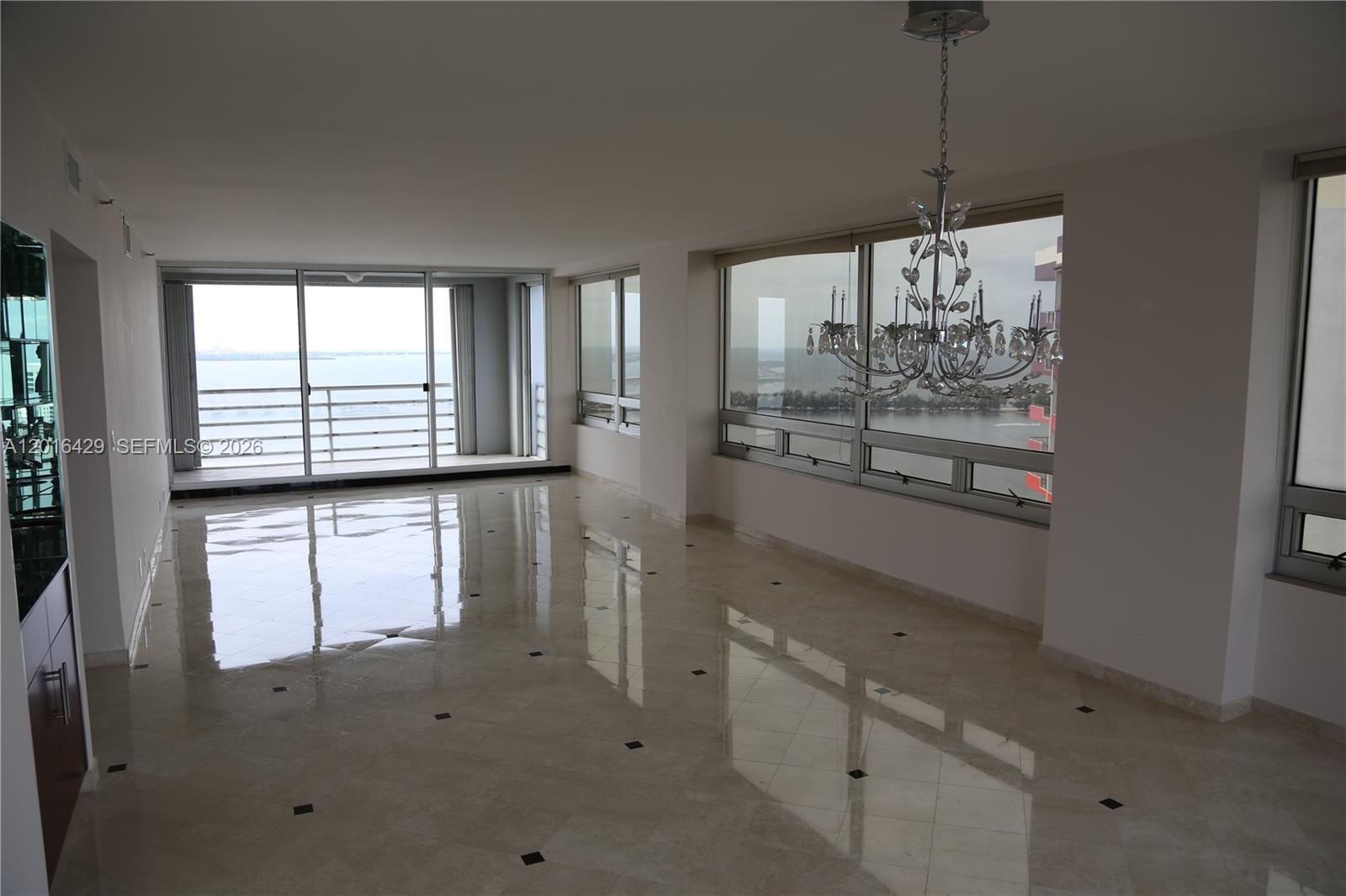 Building Photo - 1541 Brickell Ave