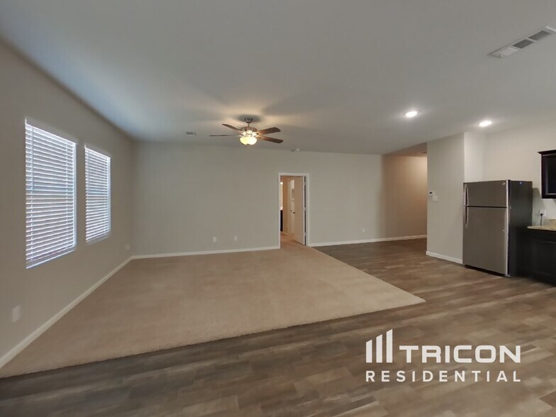 Building Photo - 440 Dove Creek Ln