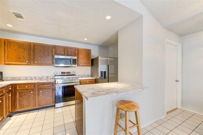 Building Photo - 23419 Summer Pine Dr