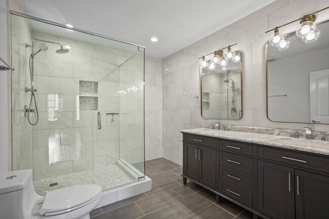 Building Photo - 2 Bedroom Unit in Midtown Neighborhood of Atlanta