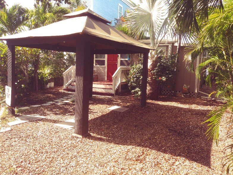 Building Photo - 6800 Maloney Ave