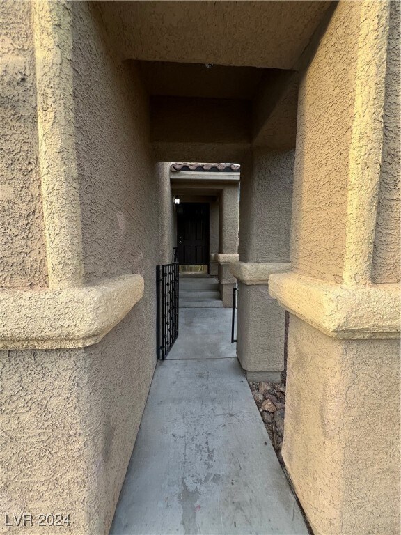Building Photo - 9136 Wine Cellar Ave