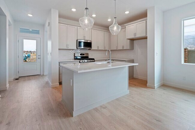 Building Photo - 4814 Washoe Ct