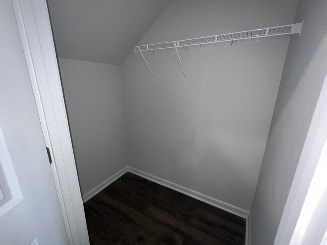Building Photo - 6120 Beadlow St