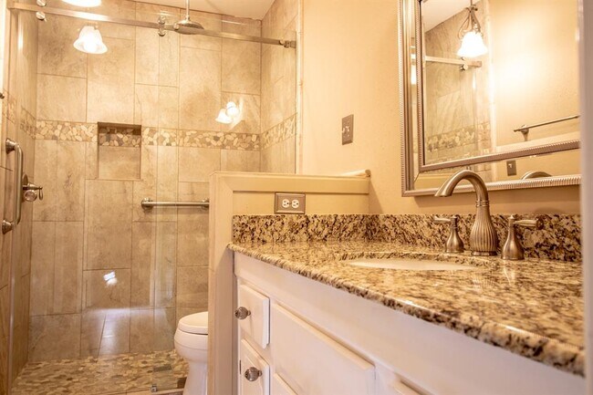 Building Photo - 14515 Wunderlich Dr