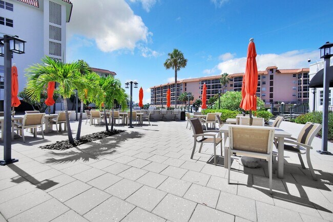 Building Photo - 2871 N Ocean Blvd