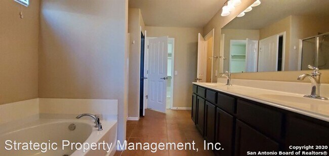 Building Photo - 4 br, 2.5 bath House - 11227 Palomino Bluff