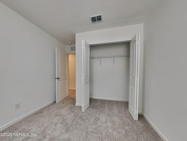 Building Photo - 582 Holly Lks Dr