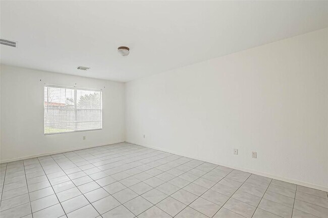 Building Photo - 5815 Plantation Crest Dr