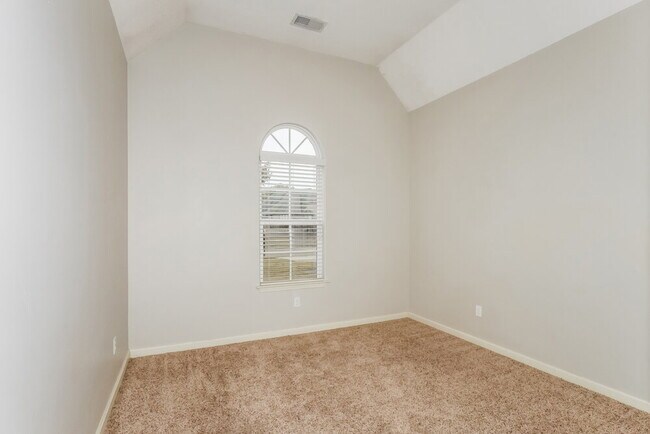 Building Photo - 5009 Forest Oasis Ln