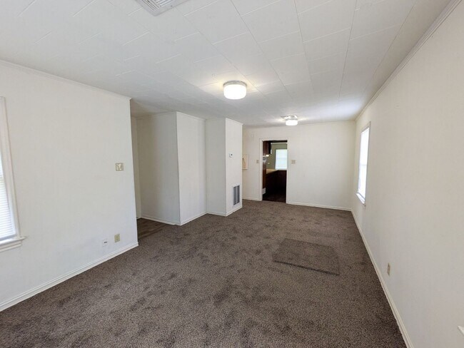 Building Photo - 378 Garland Ave
