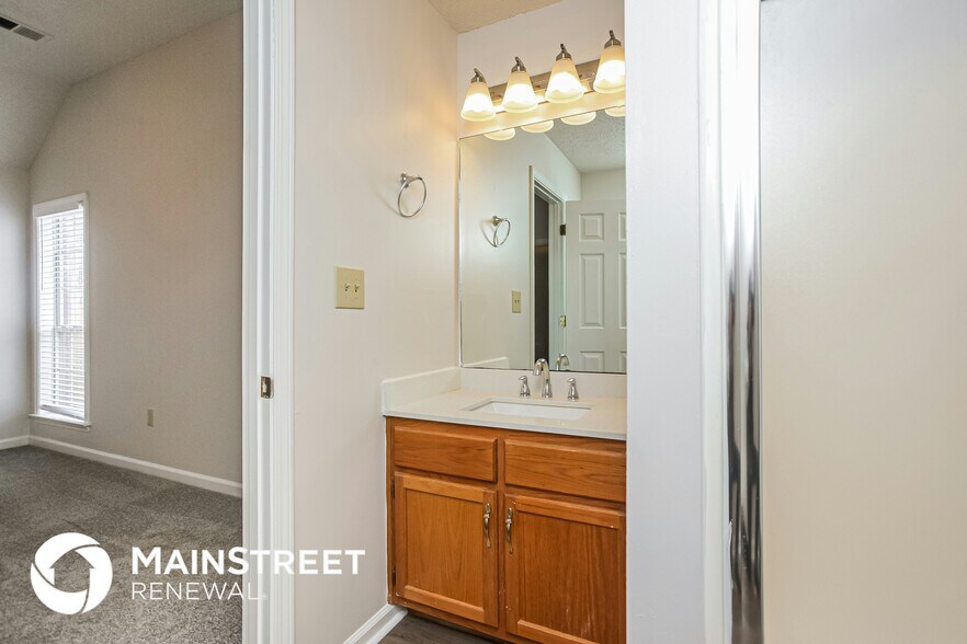 Building Photo - 7605 Davis Pkwy