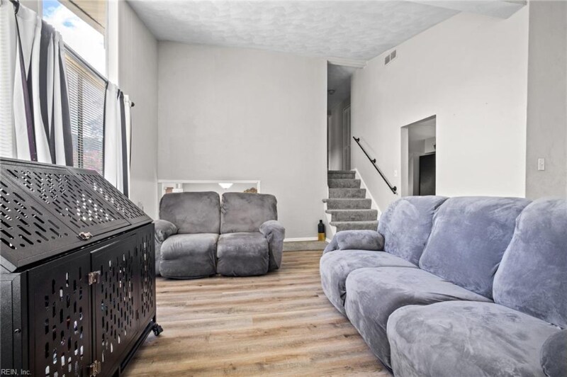 Building Photo - 5509 Sandpiper Ln