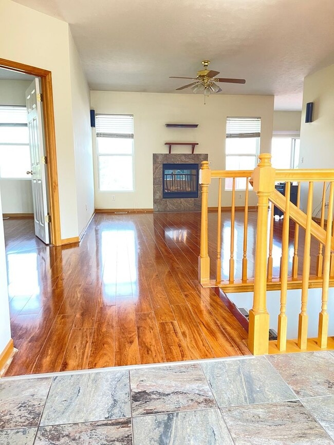 Building Photo - Move-in Special offer!!! Stunning 5 bedroo...