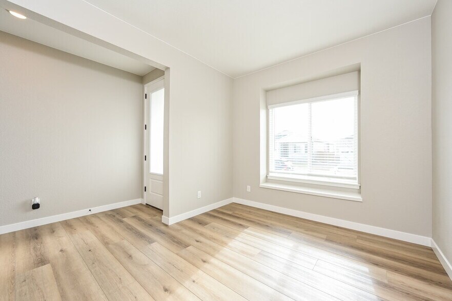 Building Photo - 17955 E 94th Ave