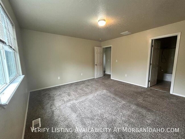 Building Photo - 5498 S Loughs Way