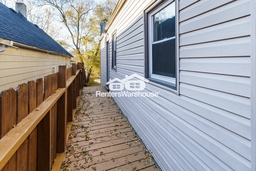 Building Photo - 568 N Farrington St