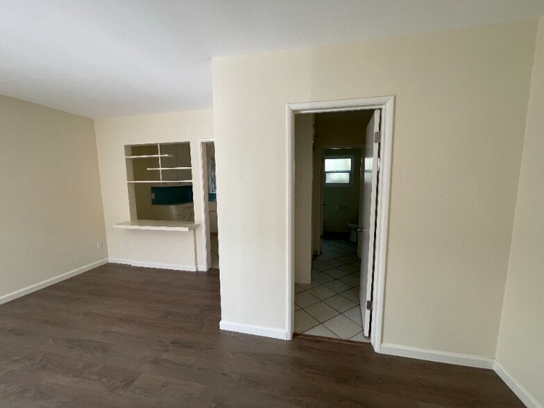 Building Photo - 14207 Sylvan St