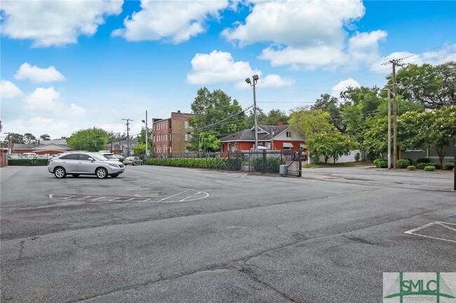 Building Photo - 2514 Abercorn Street