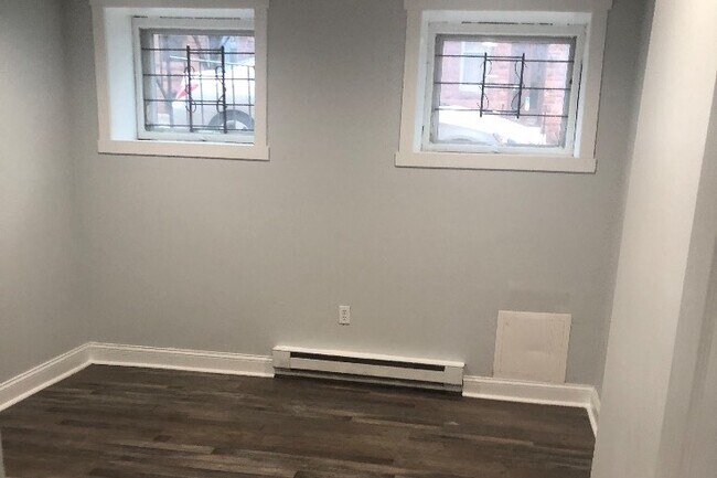 Primary Photo - 1737 Park Ave