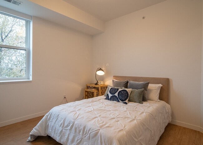 Interior Photo - Grand & Syndicate Apartments