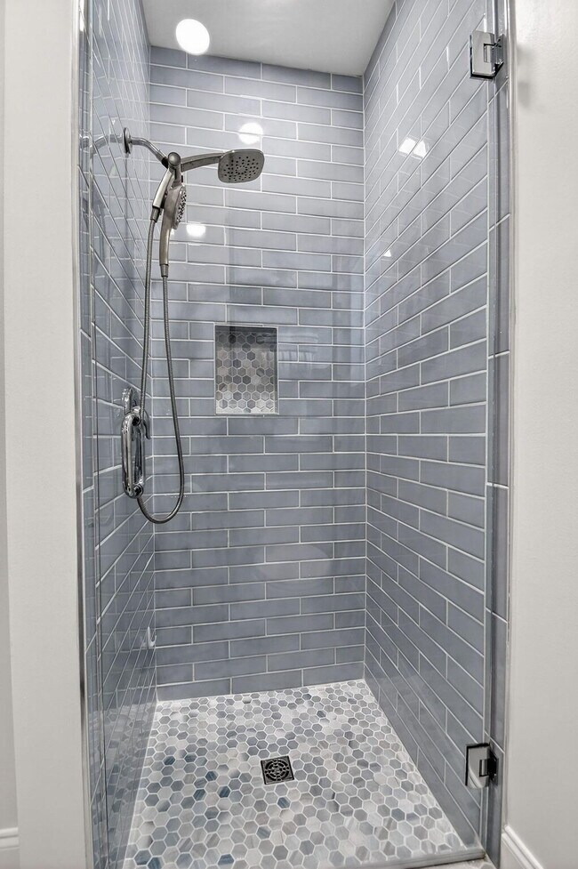 Building Photo - 1511 S Palmway