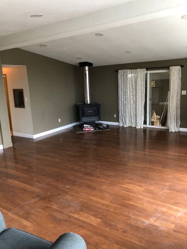 Building Photo - STATUS:  AVAILABLE -|R98| $1495
