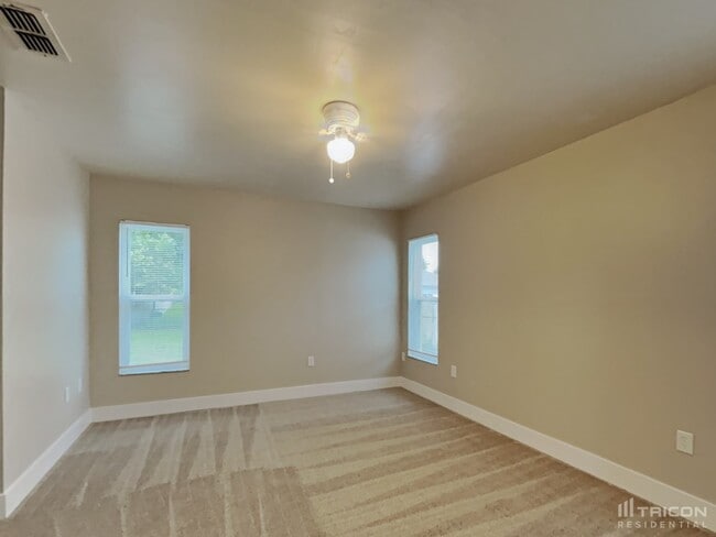 Building Photo - 6623 Freeport Dr