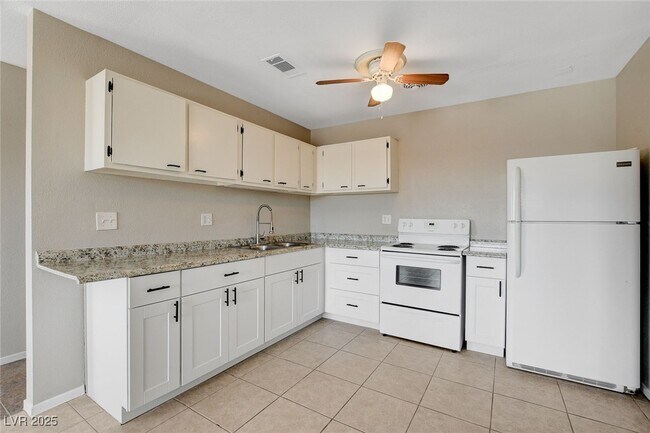 Building Photo - 620 Palmhurst Dr