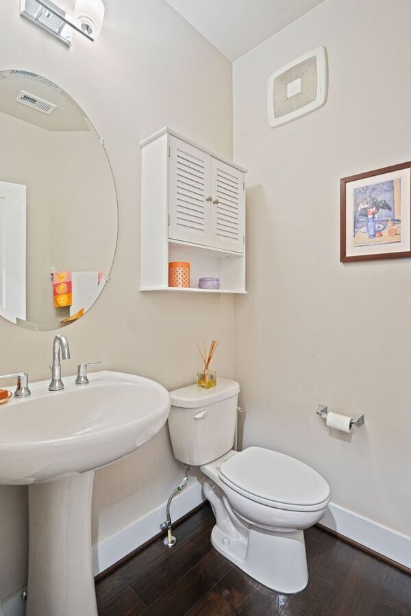 Building Photo - 820 Fern Pl NW